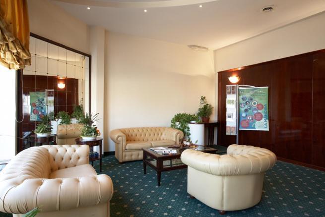Dropiluc Hotel Druento Bagian luar foto