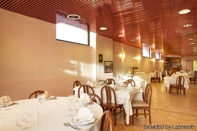 Dropiluc Hotel Druento Restoran foto