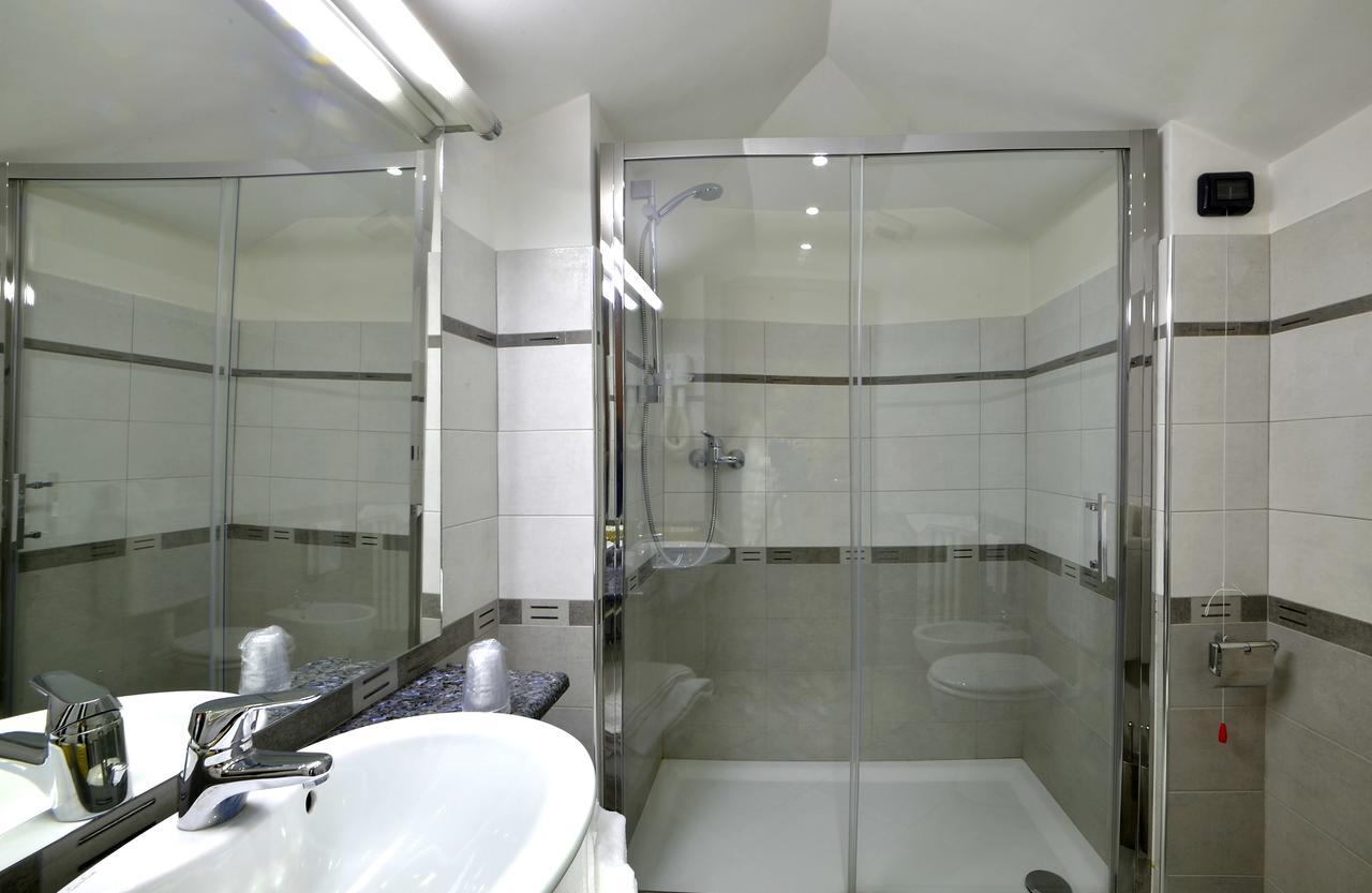 Dropiluc Hotel Druento Bagian luar foto